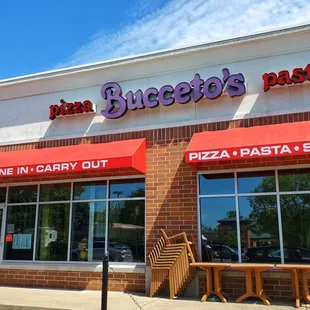 the outside of a restaurant