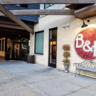 Storefront for Buck &amp; Honey&apos;s Monona
