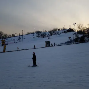 Set up to ski on Sunday.