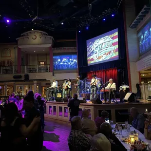 Live music is often the best music. Heard some Dwight Yoakam, don't hear any Skynyrd...