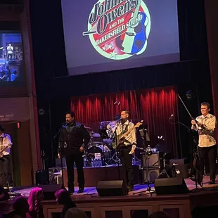 Johnny Owens and the Bakersfield Sound in concert