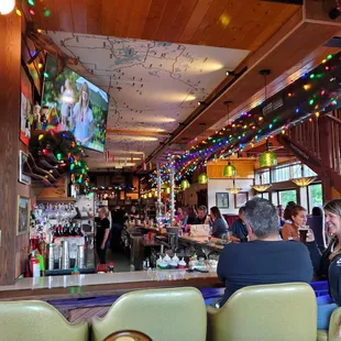 The bar (1st floor)
