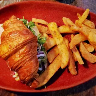 TURKEY PESTO CROISSANT