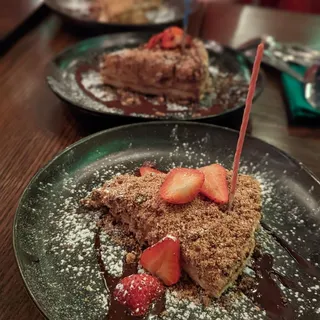 GOOSE'S EAU CLAIRE CAKE