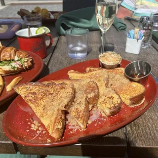 COFFEE CAKE FRENCH TOAST