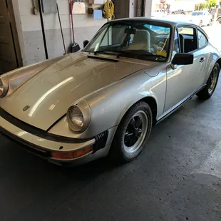 1984 911 Carrera  Rebuilt transmission. New 2-5th gears. New short ratio limited slip differential (Guard Transmission)