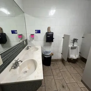 12/14/24 Men&apos;s room