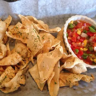 Chips (fried wontons) and Mango salsa