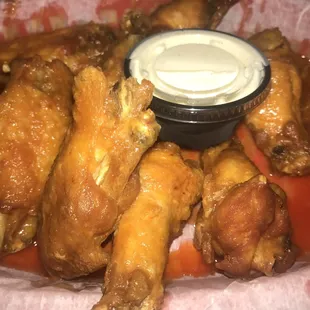 Buffalo wings with ranch! Delish!