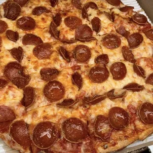 Small pepperoni and cheese w extra sauce...very delicious!!