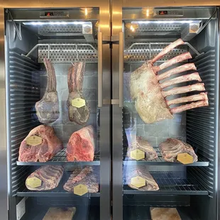 Dry age cooler