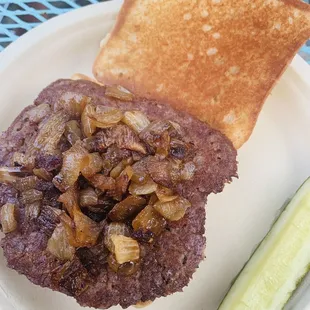 Burger w fried onions