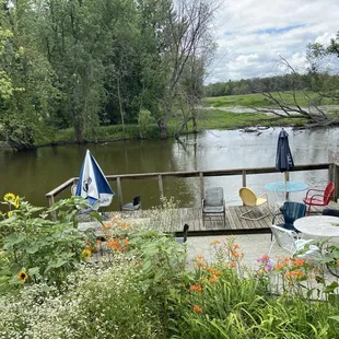 Beautiful scene for my lunch! So peaceful!