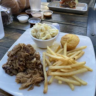 Smoky Garlic Pulled Pork Platter