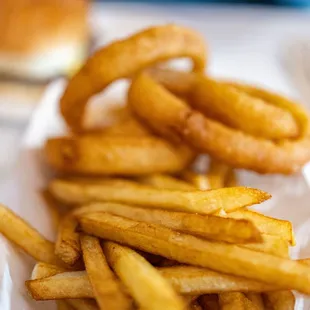 Fries &amp; Rings Combo ($7.25)