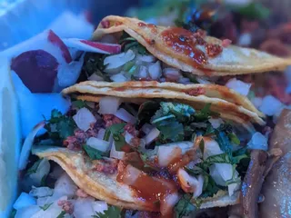 Guanatos Tacos & Bar