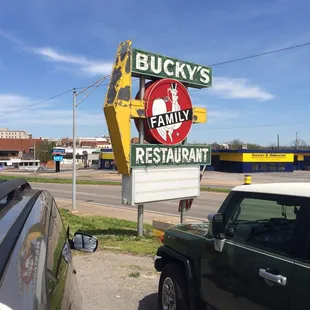 Stop here eat food!!!