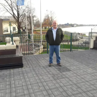Robert R.
