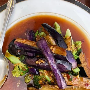 Eggplant with garlic sauce