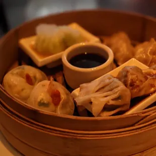 Dim Sum Sampler