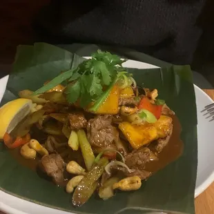 Cashew Pineapple with Beef
