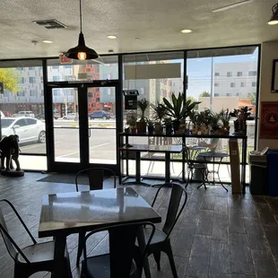 Front door area with Plant shelf