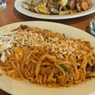 ramen and noodles, food