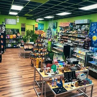 A huge selection of vaporizer kits, vape juice and coils to choose from for all your vaping needs.