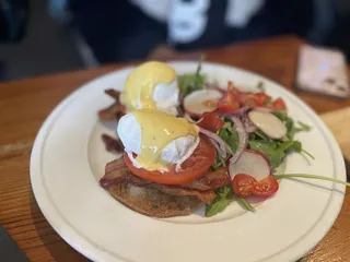 801 Restaurant & Bar