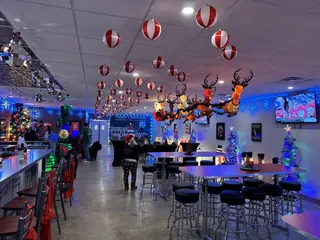 Griswold’s Holiday Bar