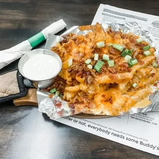 a plate of macaroni and cheese