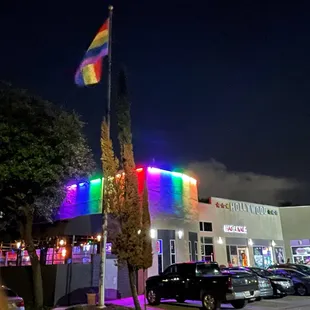 Whatcha think of the new #Pride lights? ‍