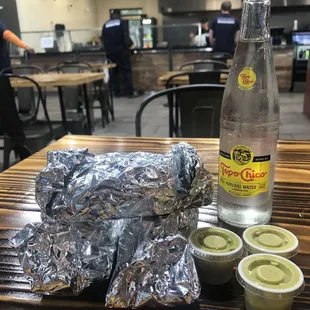 Tacos Salsa y Topo Chico