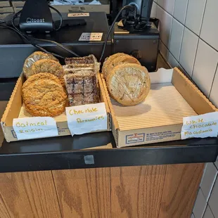 Cookies &amp; Brownies to go :)