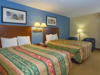 Studios & Suites 4 Less