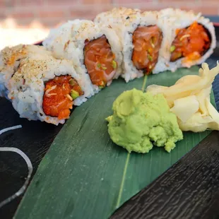 Spicy Salmon Roll