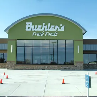 The Wooster Milltown Buehler's has a new facade!