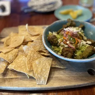 Guacamole with chicharrones