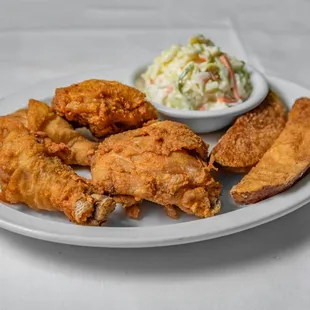 fried chicken wings with coleslaw