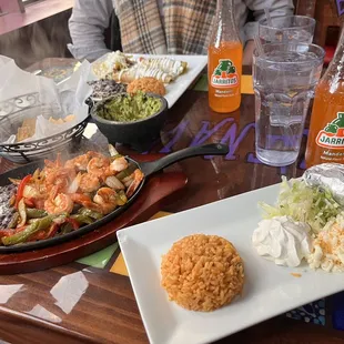Shrimp fajitas, chips and guac, 21 combo