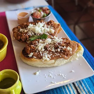 Chorizo molletes