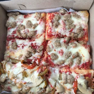 Sheet pizzas at Buettner's are glorious!!!