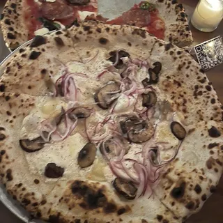 White Calabrese Pizza