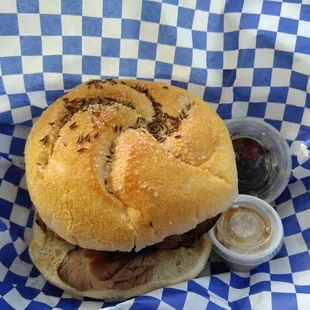 Beef on weck