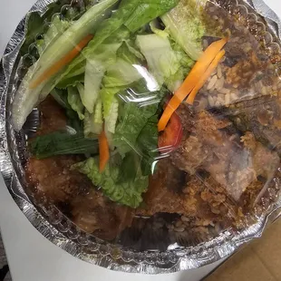 Fry chicken with rice n peas.