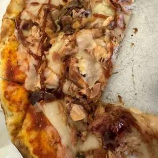 BBQ chicken pizza