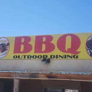 bbq outdoor dining sign