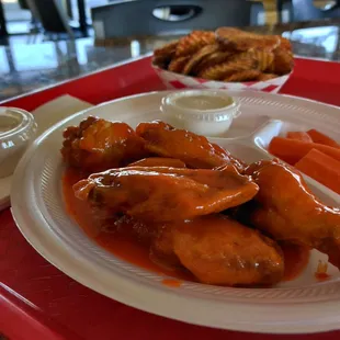 6 wing special w/seasoned fries