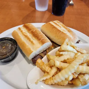 Prime rib on garlic bread