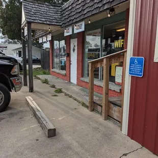 Front of Buffalo Creek BBQ, Cleburne